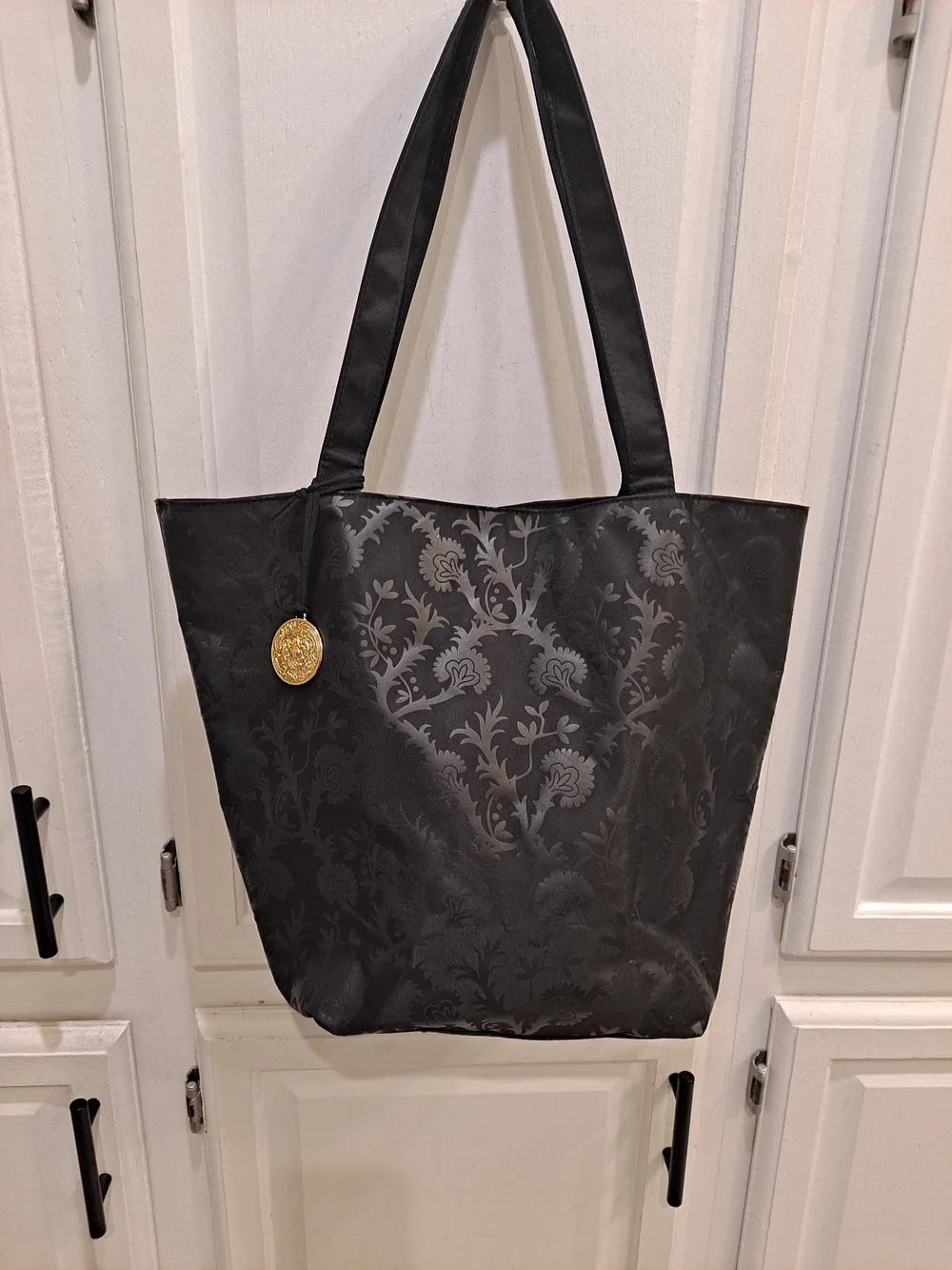 High Museum Of Art Atlanta Black Damask Floral Satin Nylon Tote Gold Medallion